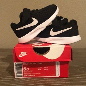 Little boys black Nike Shoes size 5c - brand new